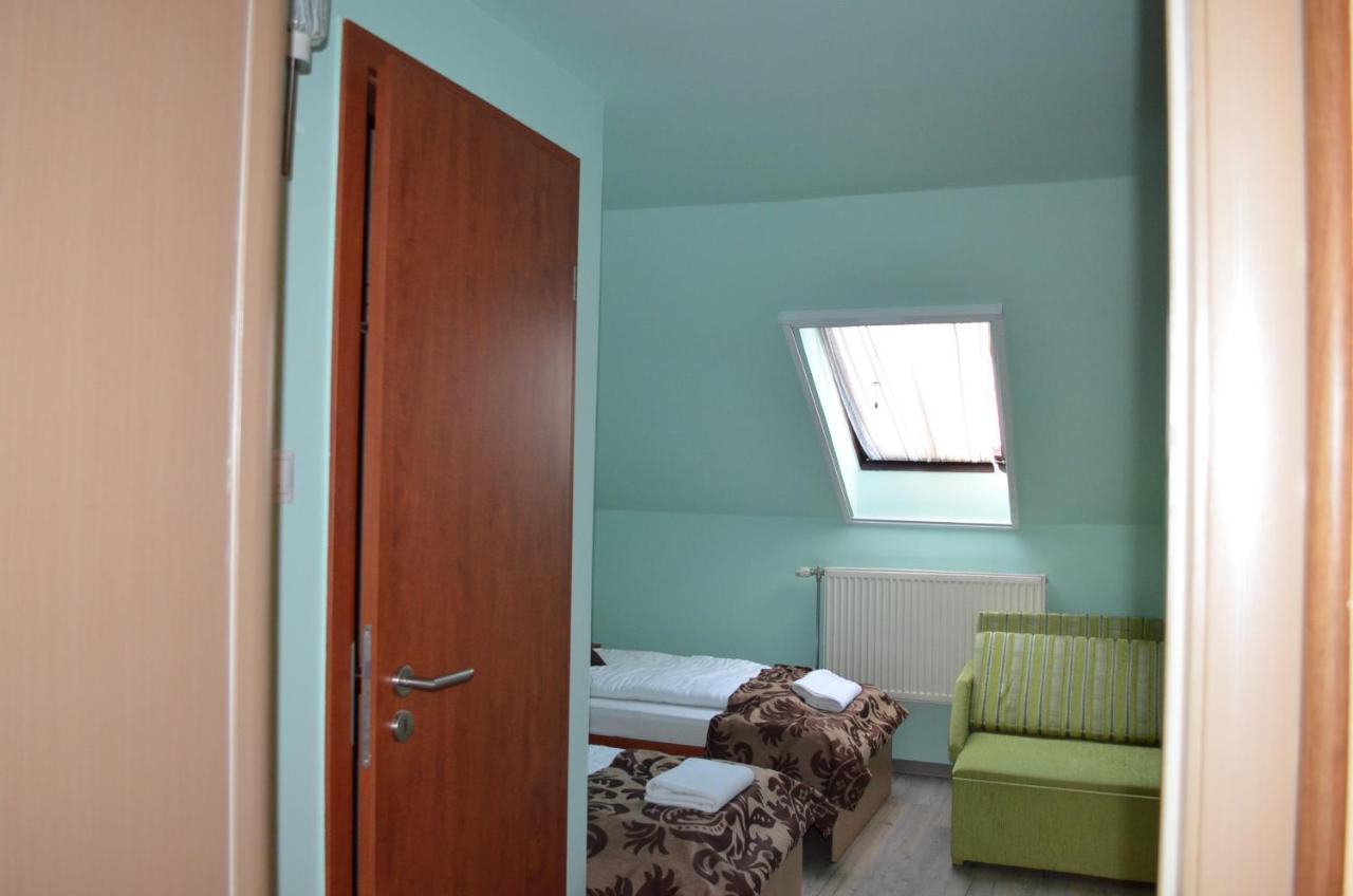 Holdfenyszallas Bed and Breakfast Szeged Buitenkant foto