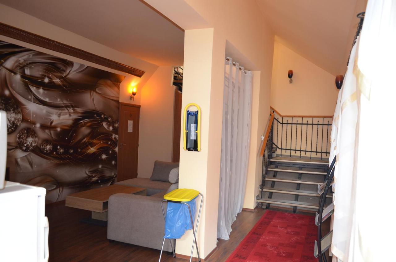 Holdfenyszallas Bed and Breakfast Szeged Buitenkant foto