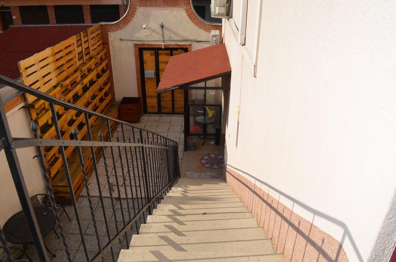 Holdfenyszallas Bed and Breakfast Szeged Buitenkant foto