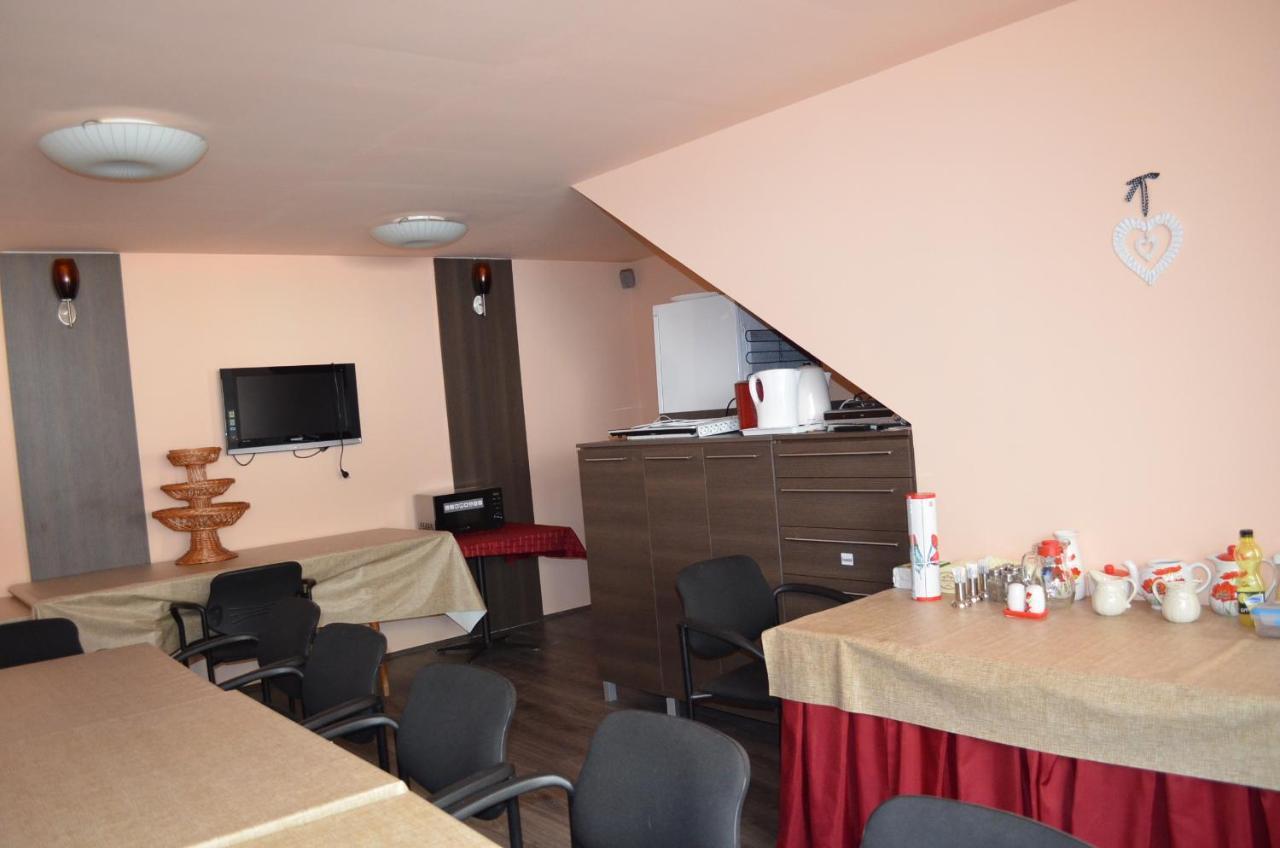 Holdfenyszallas Bed and Breakfast Szeged Buitenkant foto