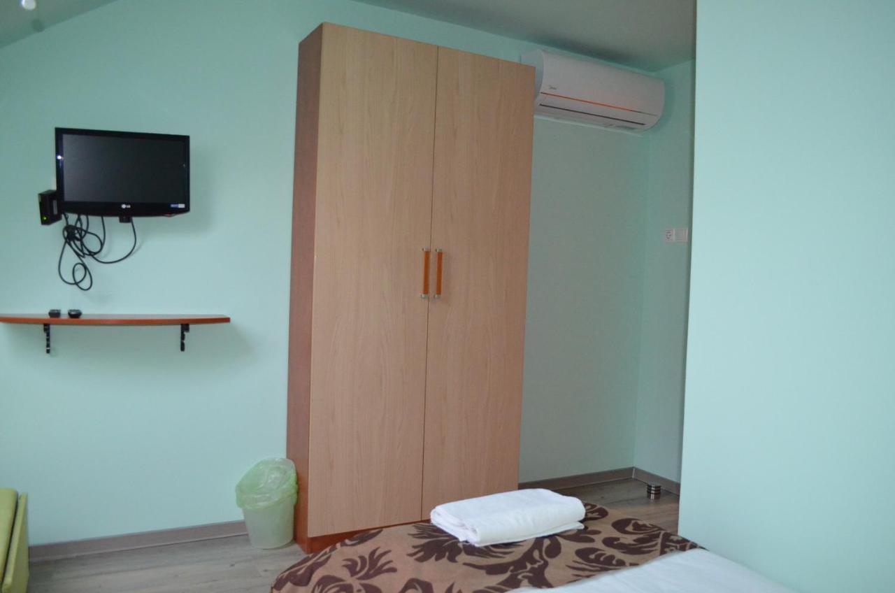 Holdfenyszallas Bed and Breakfast Szeged Buitenkant foto