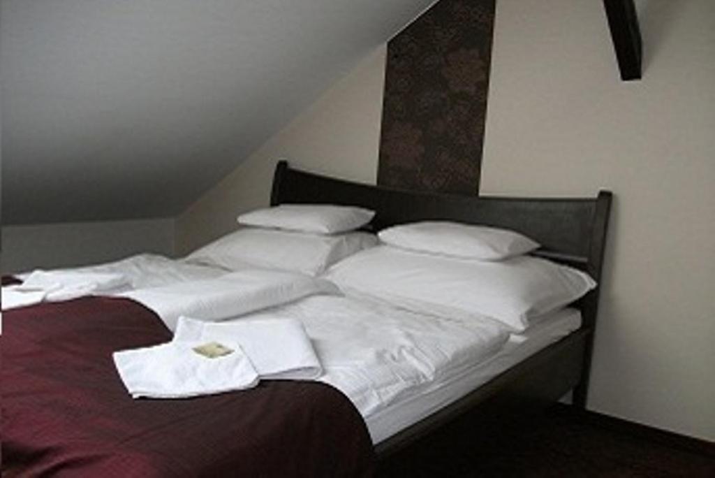Holdfenyszallas Bed and Breakfast Szeged Buitenkant foto