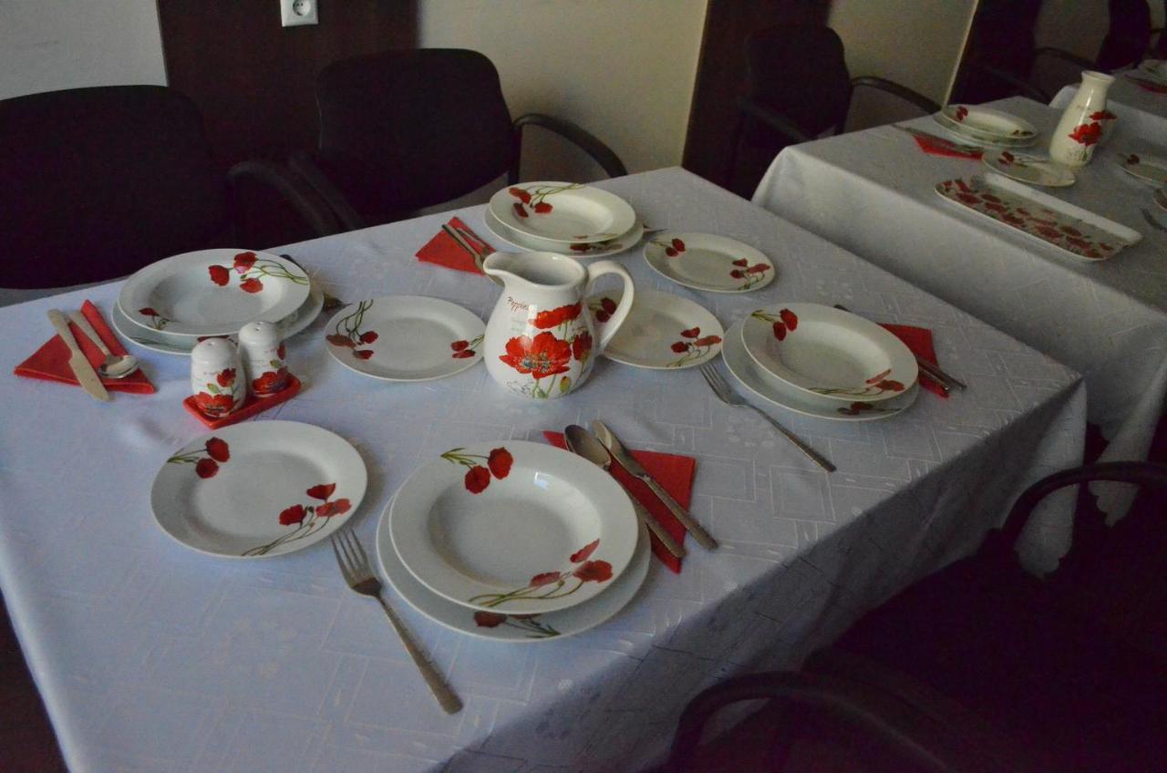 Holdfenyszallas Bed and Breakfast Szeged Buitenkant foto